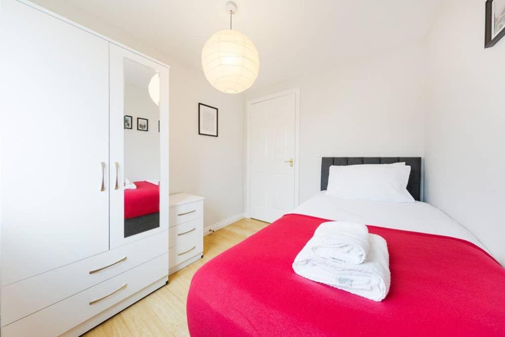 Bristol 2 Bedroom Apartment Free Parking ภายนอก รูปภาพ